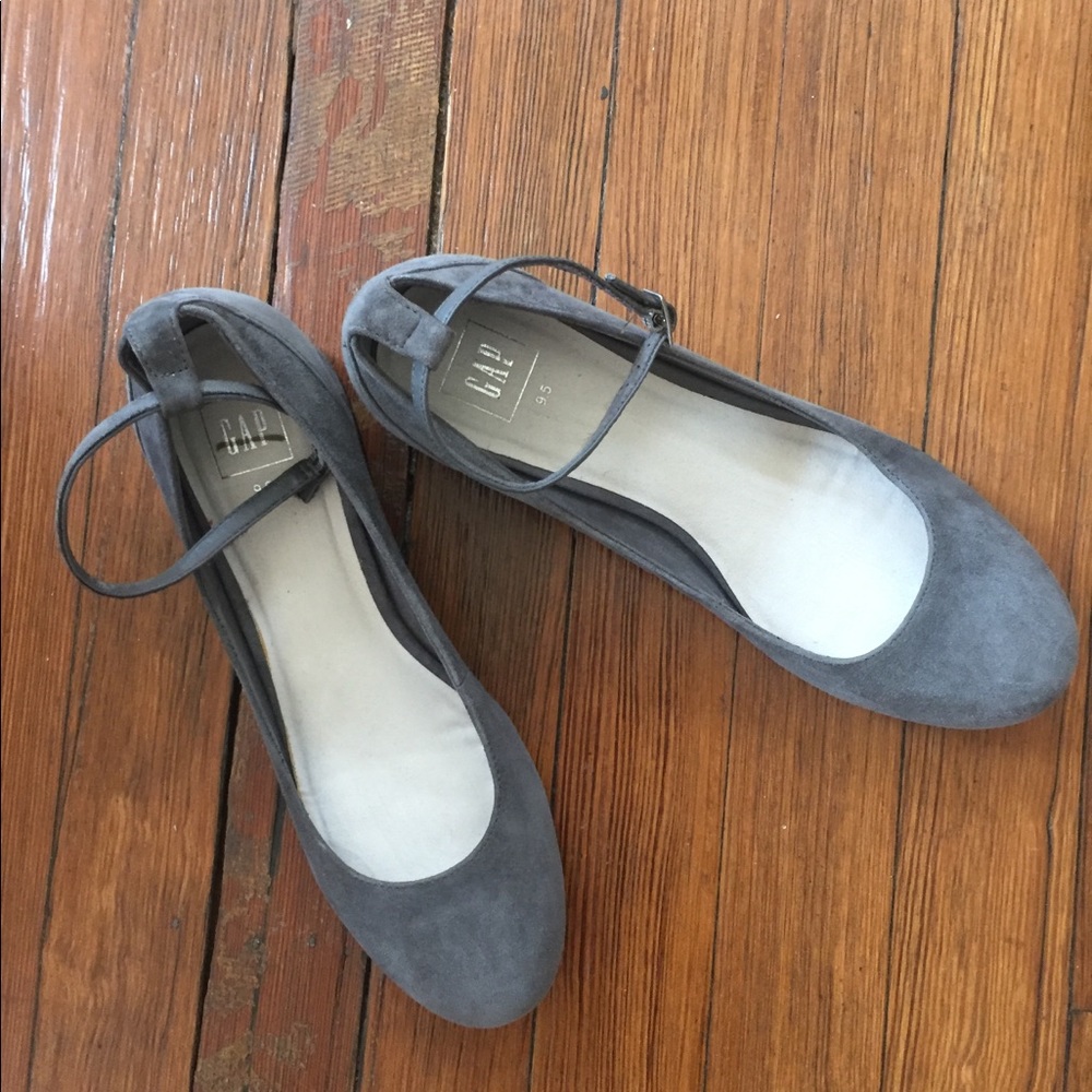 EUC Gap Ankle Strap Block Heel Ballet Shoe